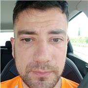 Profesor de matemáticas y otras materias, titulado en educación infantil y amplia experiencia en el cuidado y formación de niños y